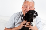 Hunde als Jugbrunnen für Senioren, © Foto: Tyler Olson - Fotolia.com